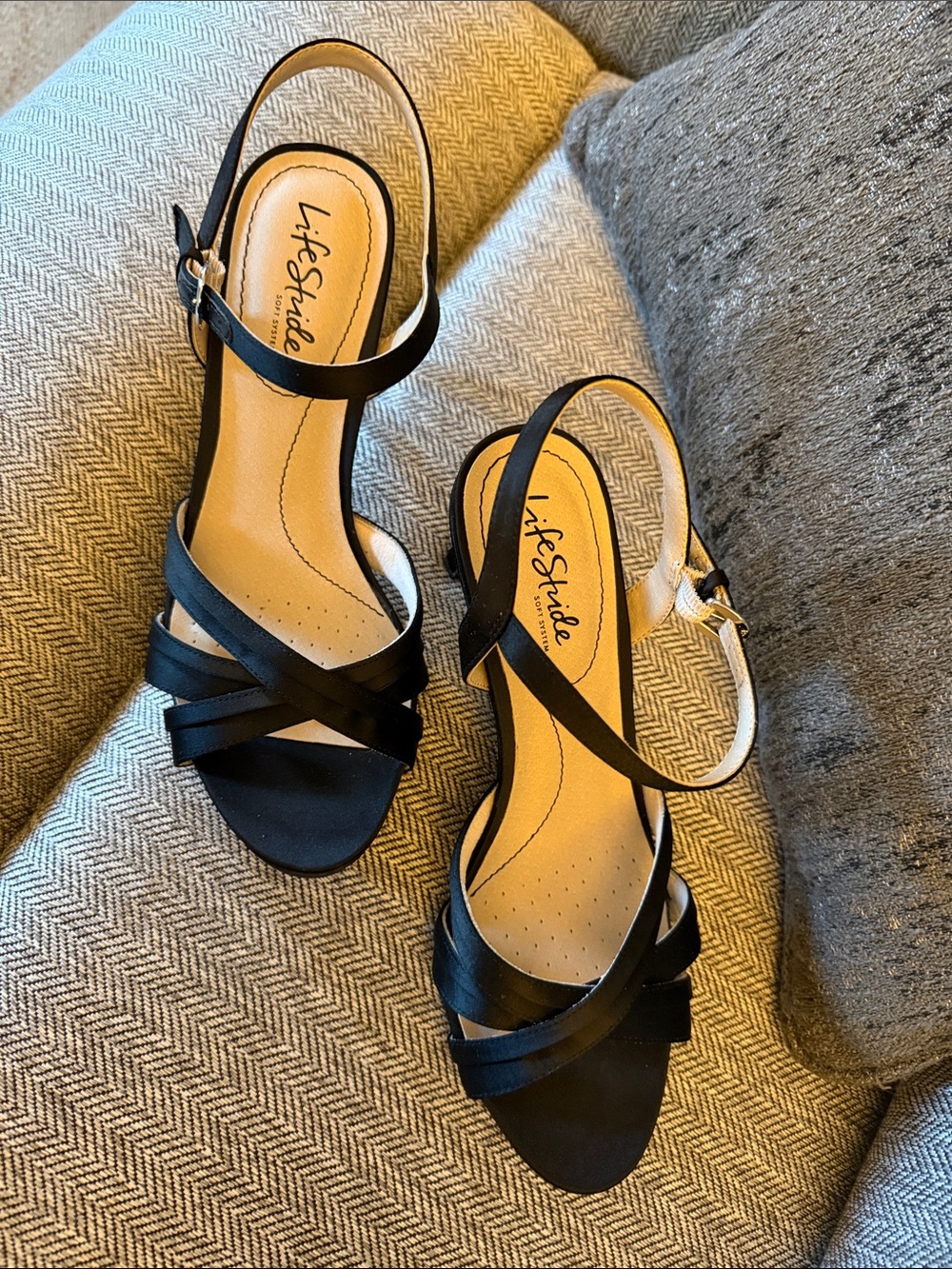 NWOT Life Stride Black Strappy Slingback Sandals with Ankle Buckle